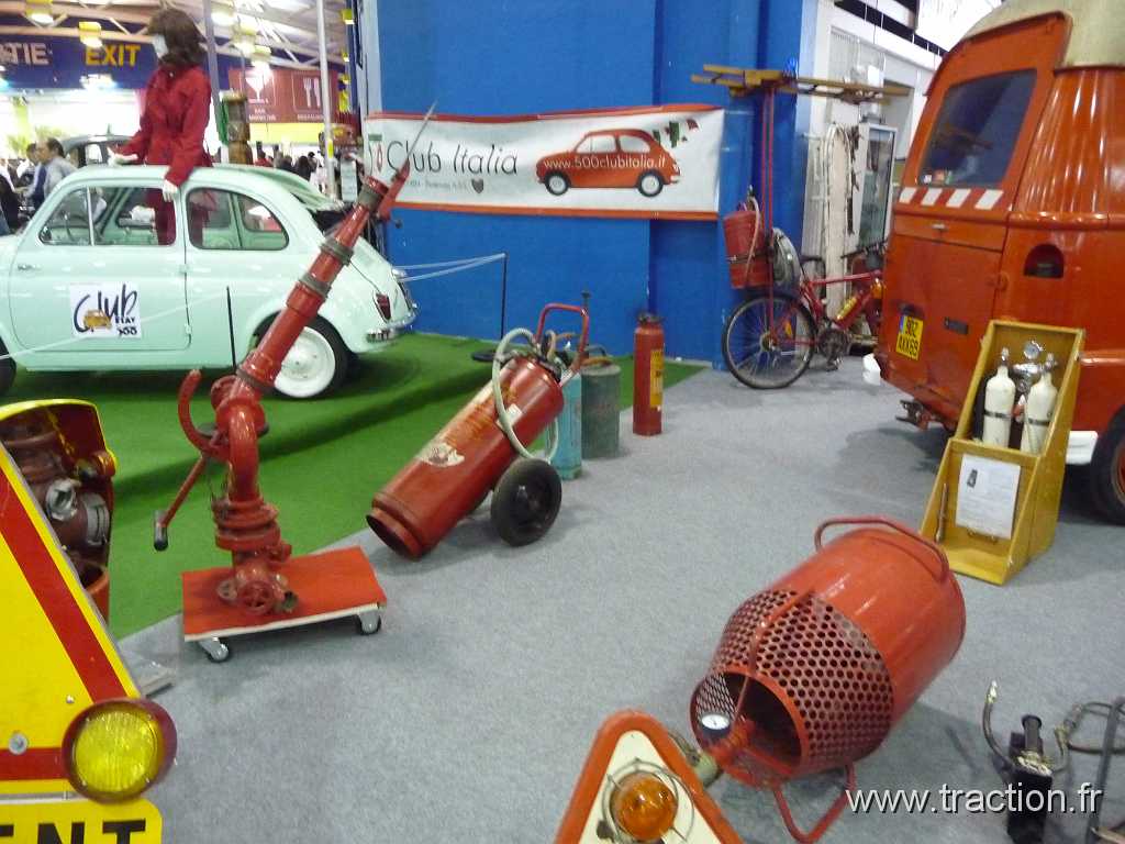 2011_epoquauto (13).jpg - 05/11/2011 - 69000 LYON - EPOQU'AUTO - 33ème Salon International Autos & Motos Anciennes - Sapeurs pompiers - C.P.I. Lescheroux